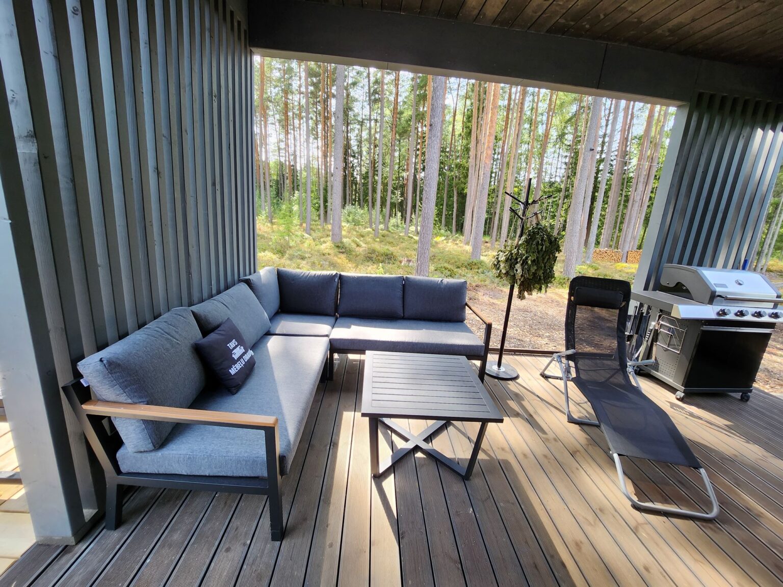 Forrest-glamp-saulkrasti-sauna-house-with-sauna-and-hot-tub (28)